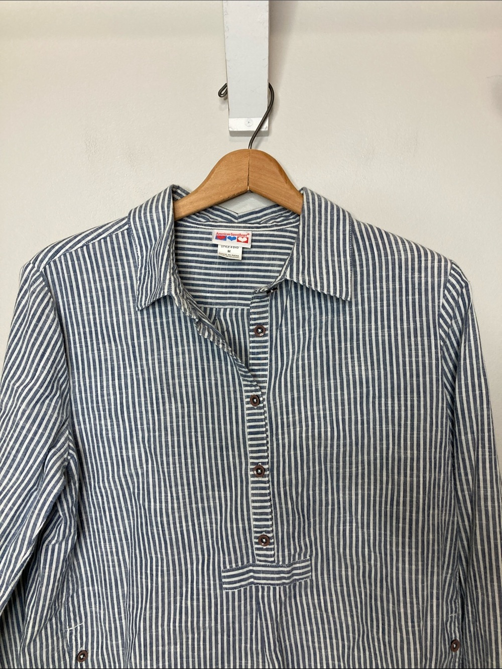 American Sweetheart Blue & White Striped Button-Front Shirt, Women’s Size Medium - Picture 4 of 8